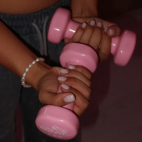 Занятия в студии фитнеса и танцев