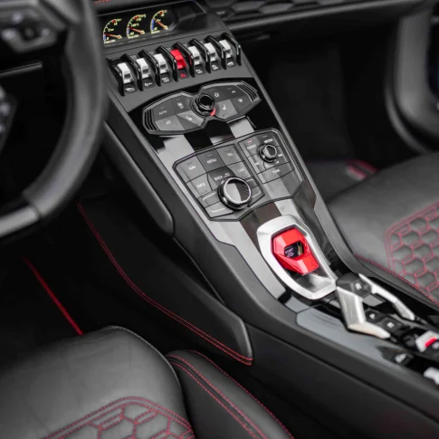 Аренда автомобиля Lamborghini Huracan