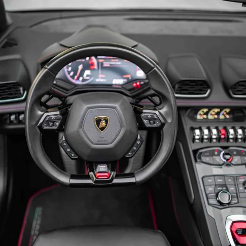 Аренда автомобиля Lamborghini Huracan