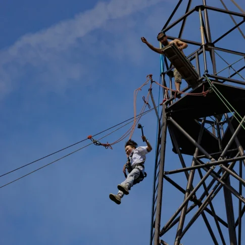 Роупджампинг: прыжок с веревкой