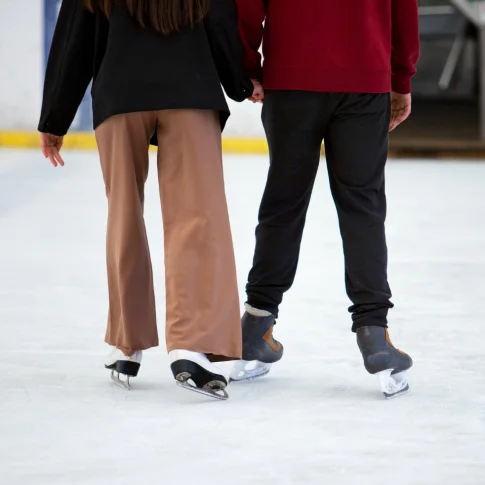 Групповые занятия по фигурному катанию