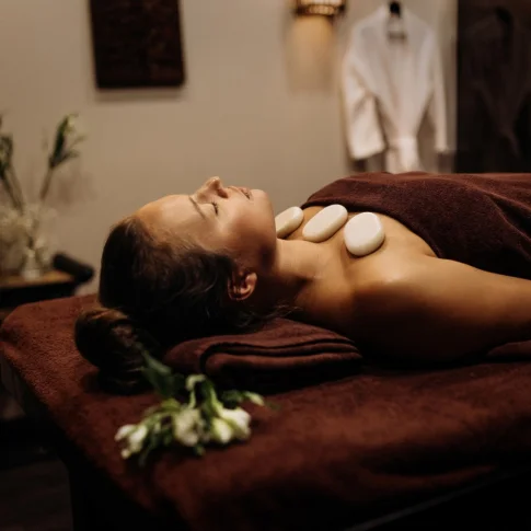 Stone-программа с горячими камнями