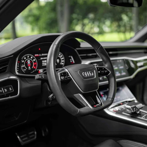 Аренда автомобиля Audi RS6