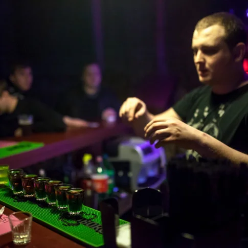 Экскурсия «Ползком по клубам и барам»