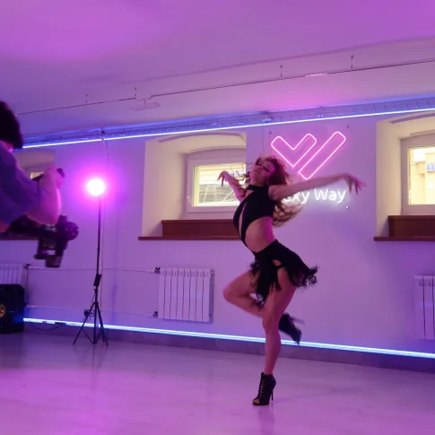 Занятия в студии фитнеса и танцев