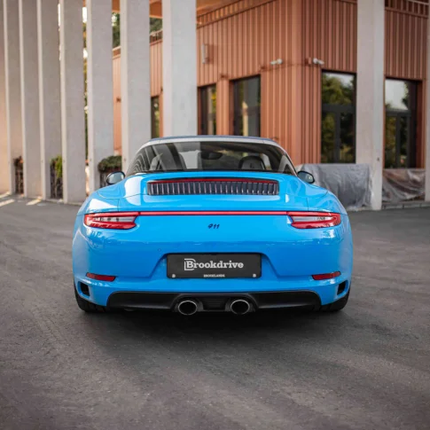 Аренда автомобиля Porsche 911 Targa 4